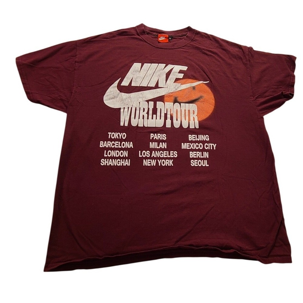 Nike World Tour Graphic T-Shirt Men's XL Maroon Burgundy Short Sleeve‎ Cotton